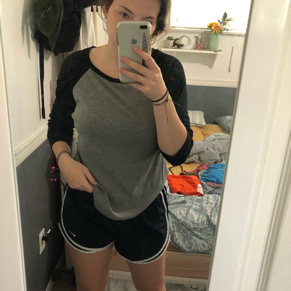 Baseball tee